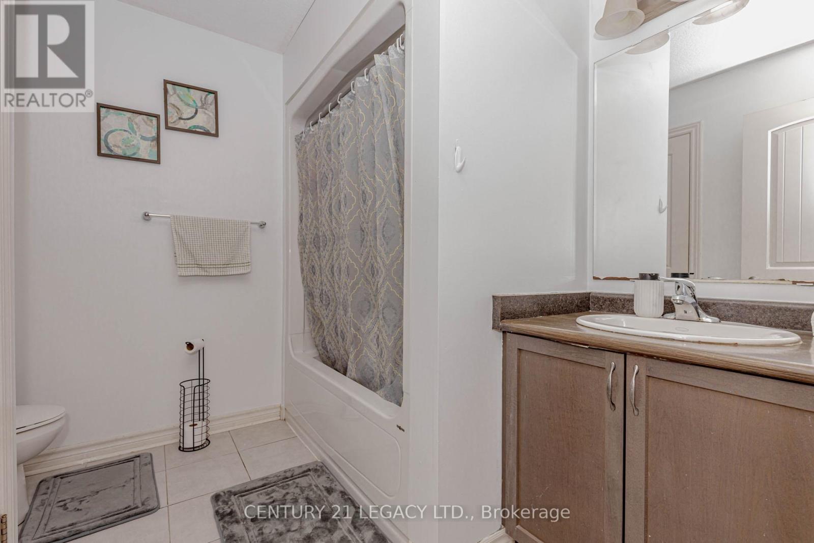 35 Oldfield Drive, Guelph, ON - Indoor Photo Showing Bathroom