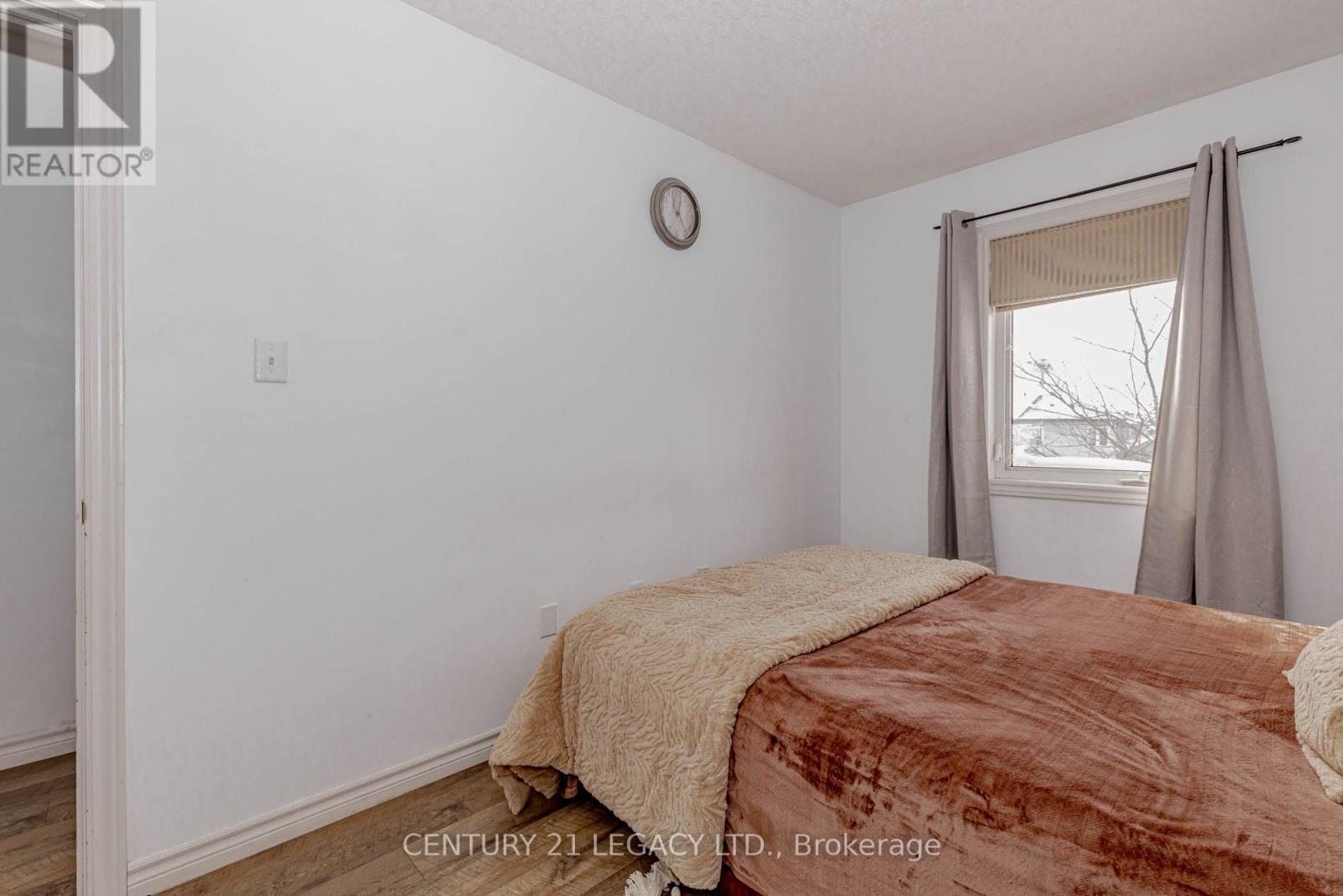 35 Oldfield Drive, Guelph, ON - Indoor Photo Showing Bedroom