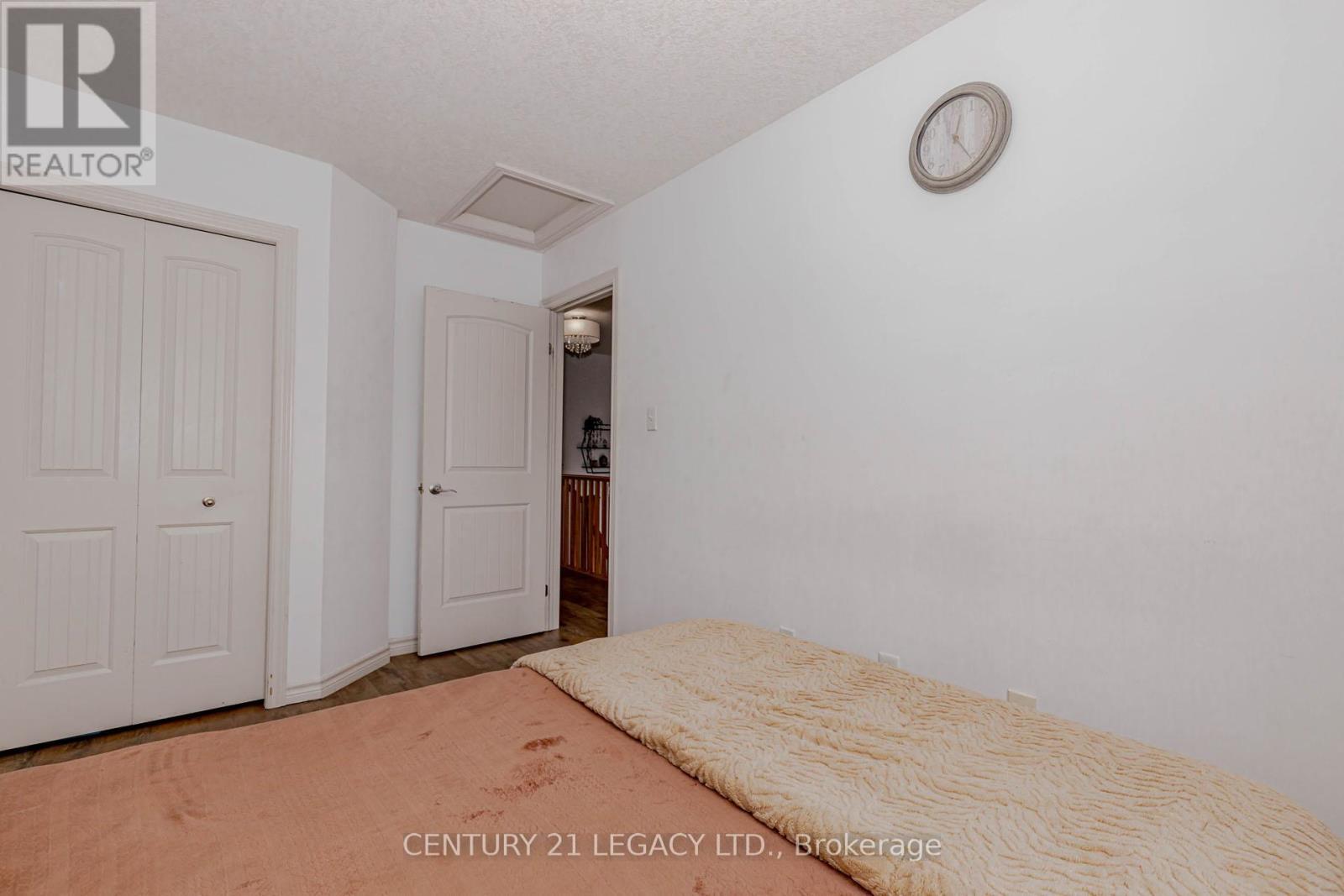 35 Oldfield Drive, Guelph, ON - Indoor