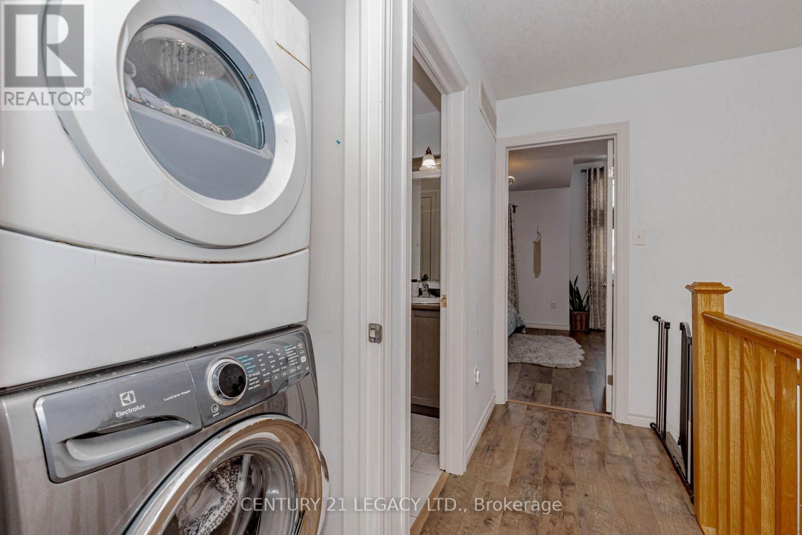 35 Oldfield Drive, Guelph, ON - Indoor Photo Showing Laundry Room