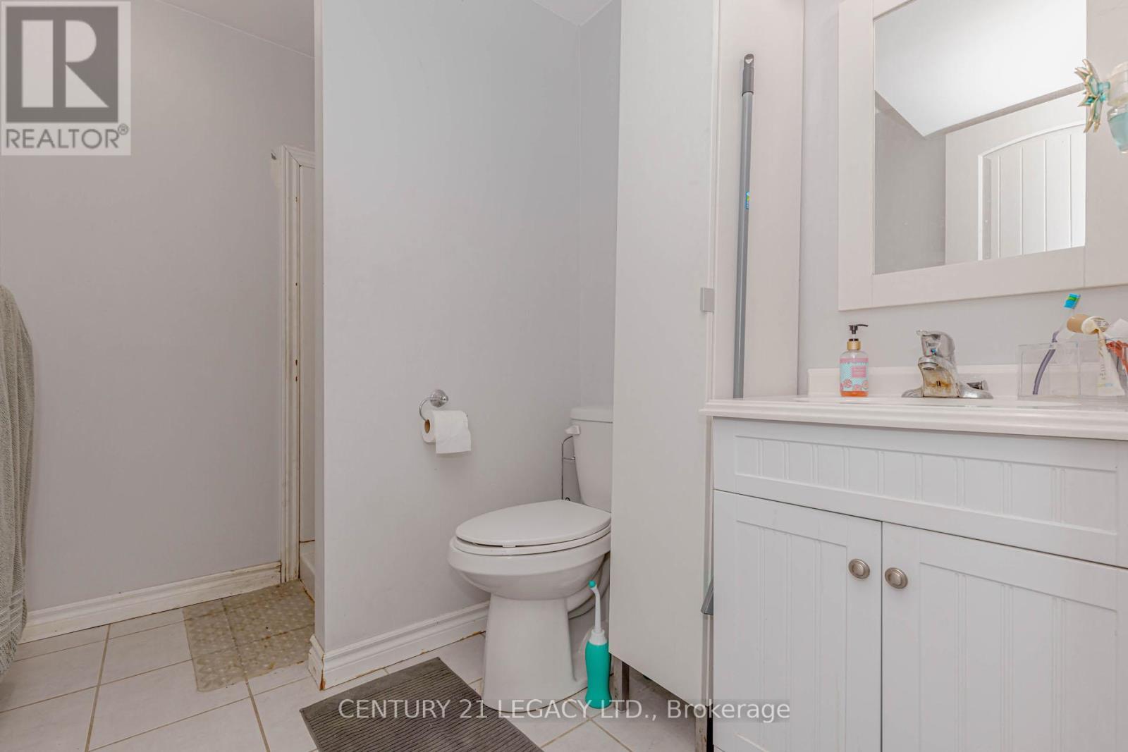 35 Oldfield Drive, Guelph, ON - Indoor Photo Showing Bathroom