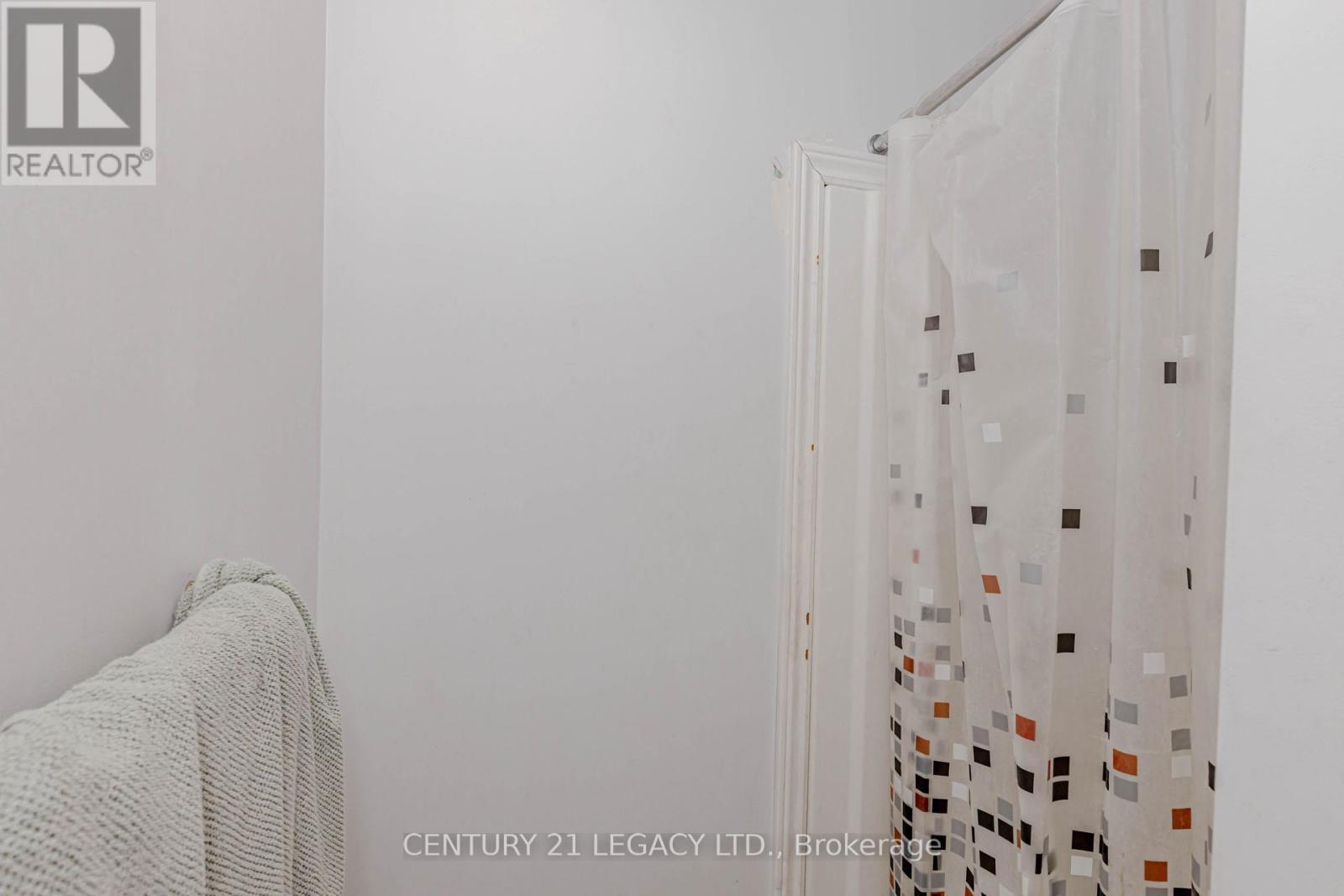 35 Oldfield Drive, Guelph, ON - Indoor Photo Showing Other Room