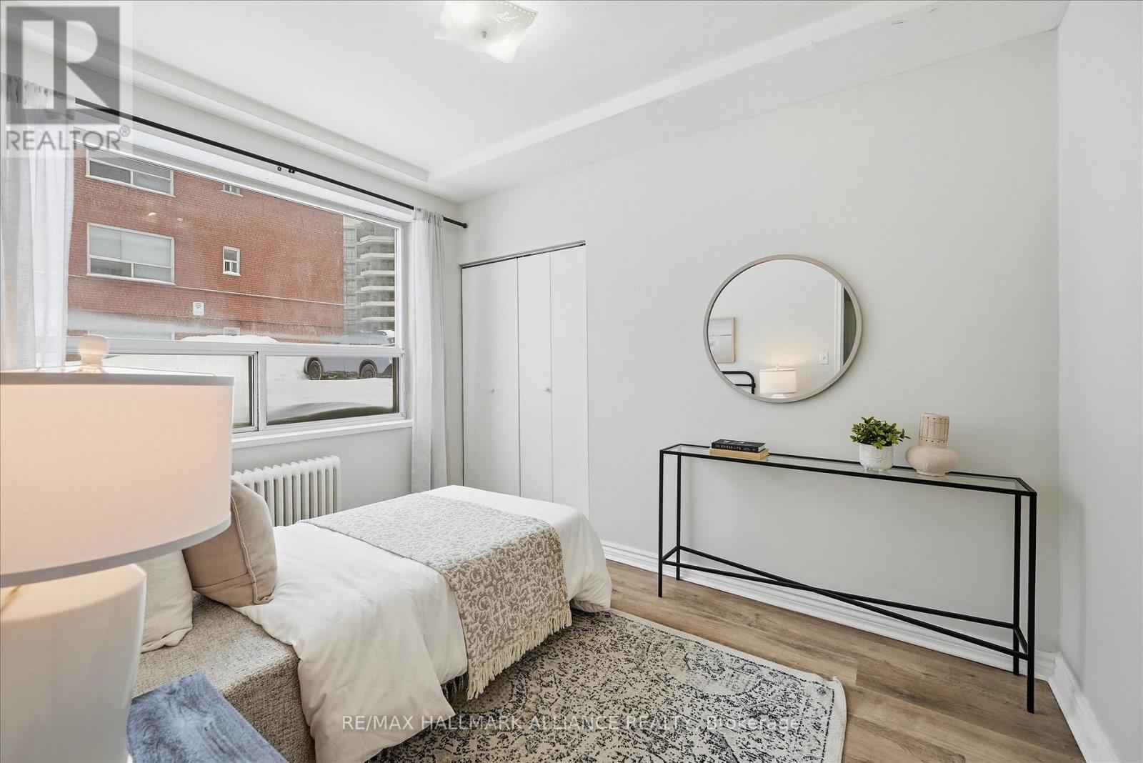 101 - 37 Mericourt Road, Hamilton, ON - Indoor