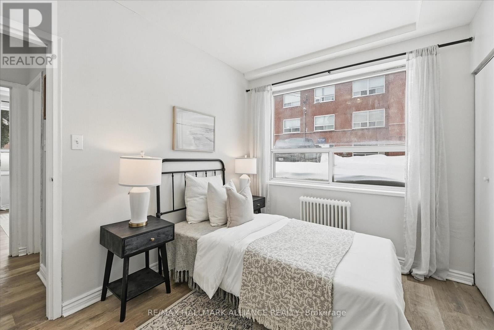 101 - 37 Mericourt Road, Hamilton, ON - Indoor Photo Showing Bedroom
