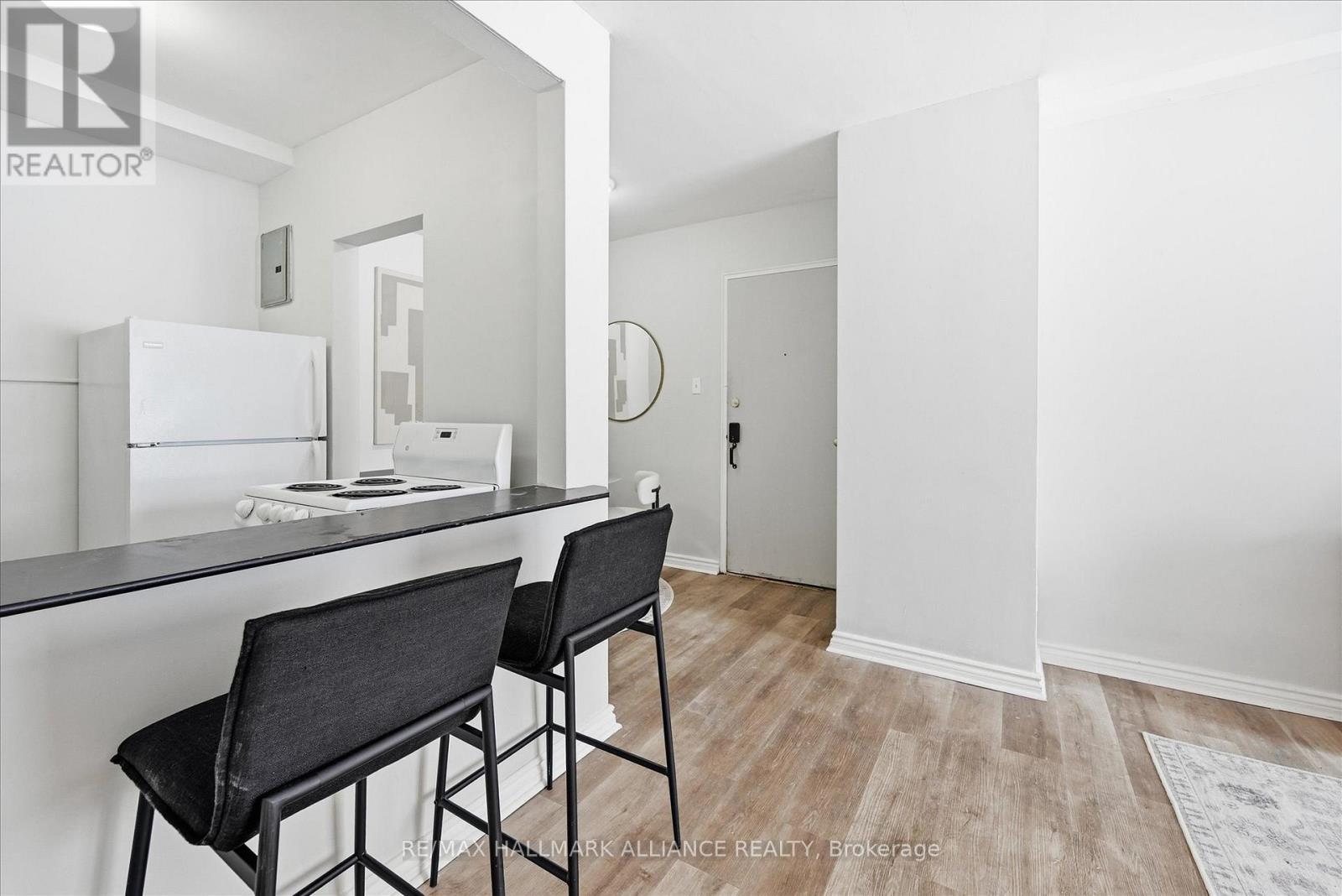 101 - 37 Mericourt Road, Hamilton, ON - Indoor Photo Showing Other Room