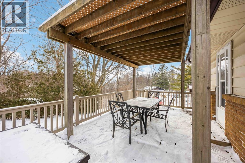 8108 Hillsboro Road, Plympton-Wyoming, ON - Outdoor With Deck Patio Veranda With Exterior