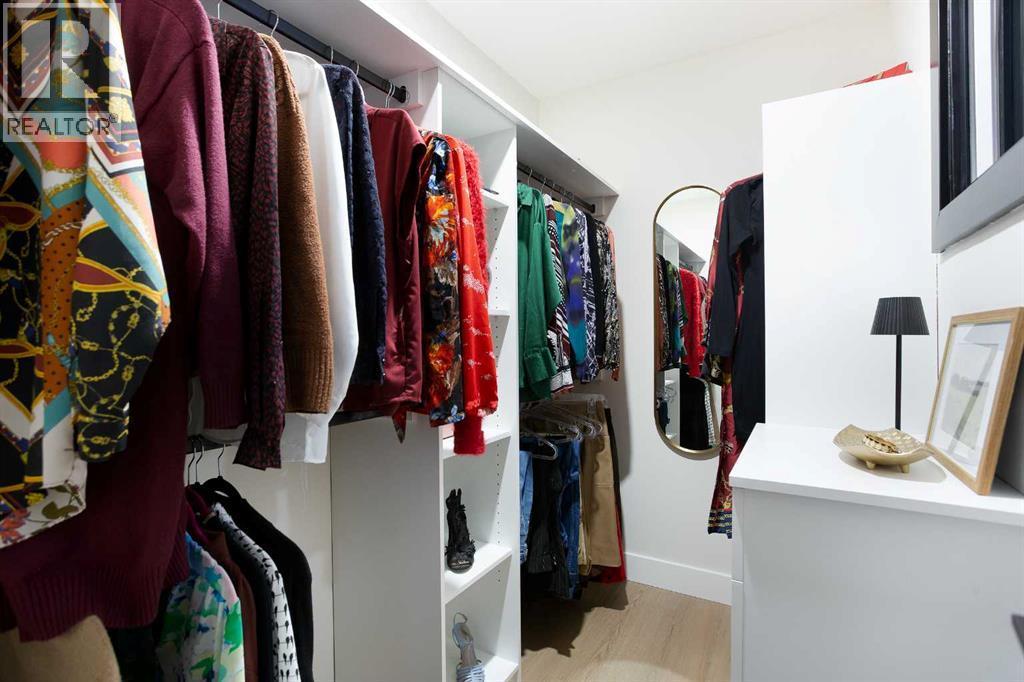 2416 Palliser Drive Sw, Calgary, AB - Indoor With Storage