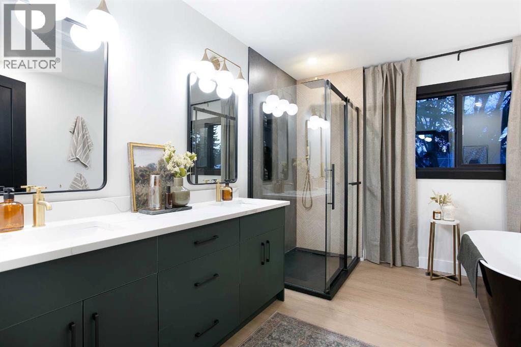 2416 Palliser Drive Sw, Calgary, AB - Indoor Photo Showing Bathroom