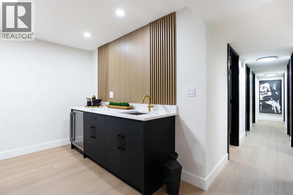 2416 Palliser Drive Sw, Calgary, AB - Indoor Photo Showing Other Room