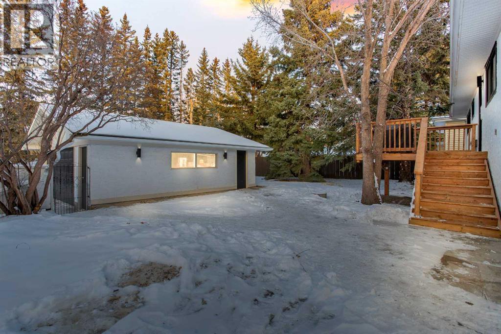 2416 Palliser Drive Sw, Calgary, AB - Outdoor