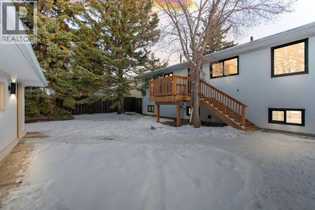 2416 Palliser Drive Sw, Calgary, AB - Outdoor