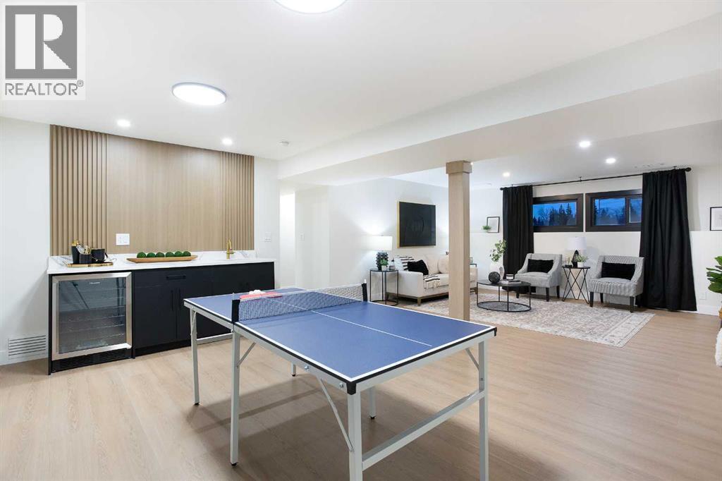 2416 Palliser Drive Sw, Calgary, AB - Indoor Photo Showing Other Room