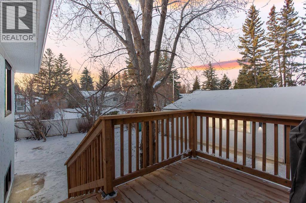 2416 Palliser Drive Sw, Calgary, AB - Outdoor