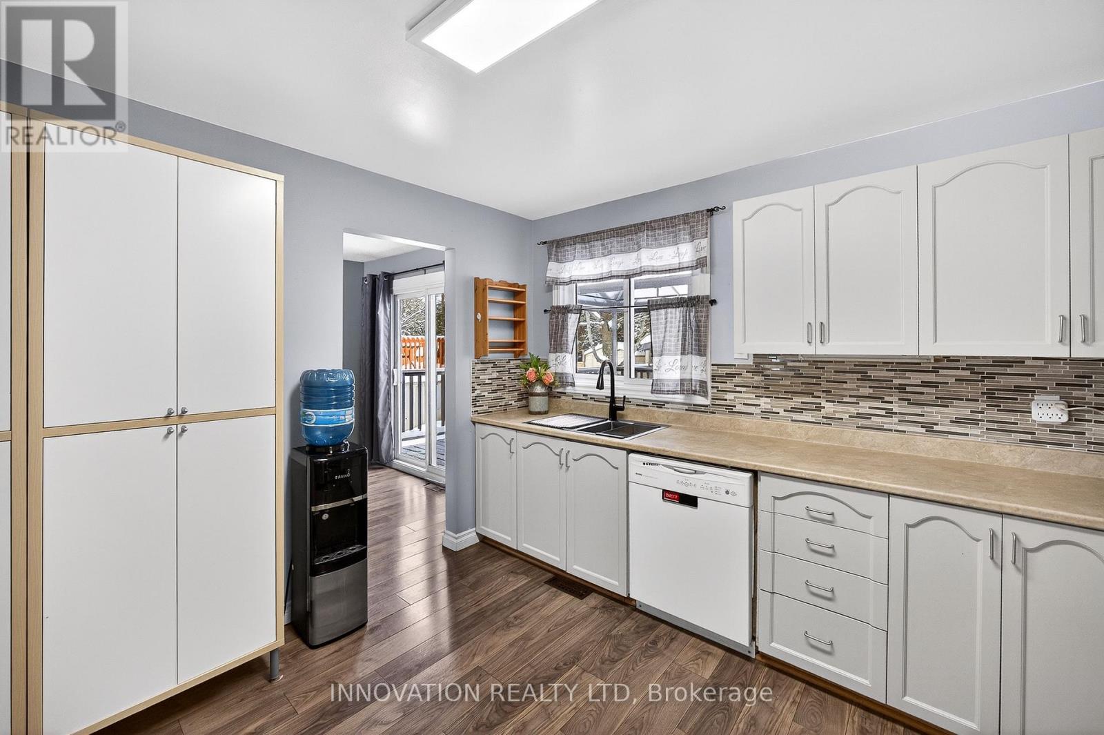 15 Henderson Street, Carleton Place, ON - Indoor Photo Showing Kitchen