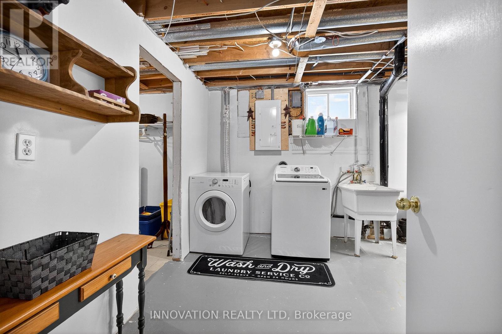15 Henderson Street, Carleton Place, ON - Indoor Photo Showing Laundry Room