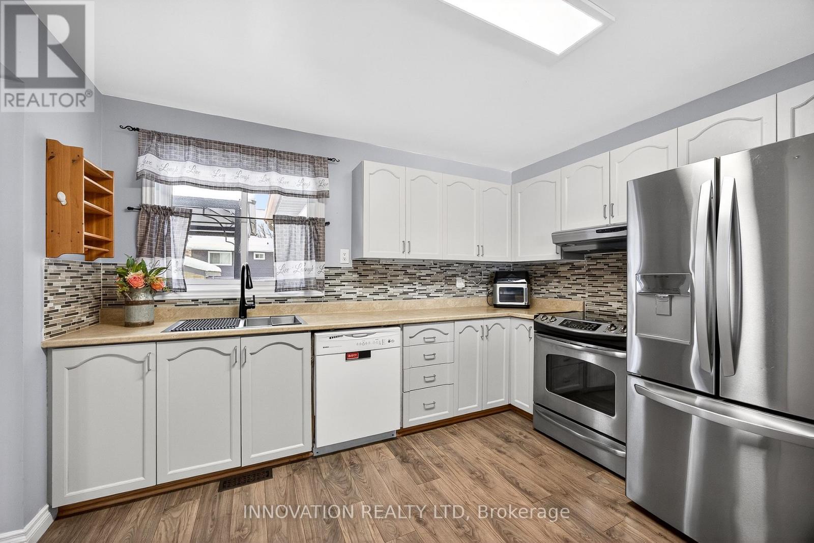 15 Henderson Street, Carleton Place, ON - Indoor Photo Showing Kitchen With Double Sink