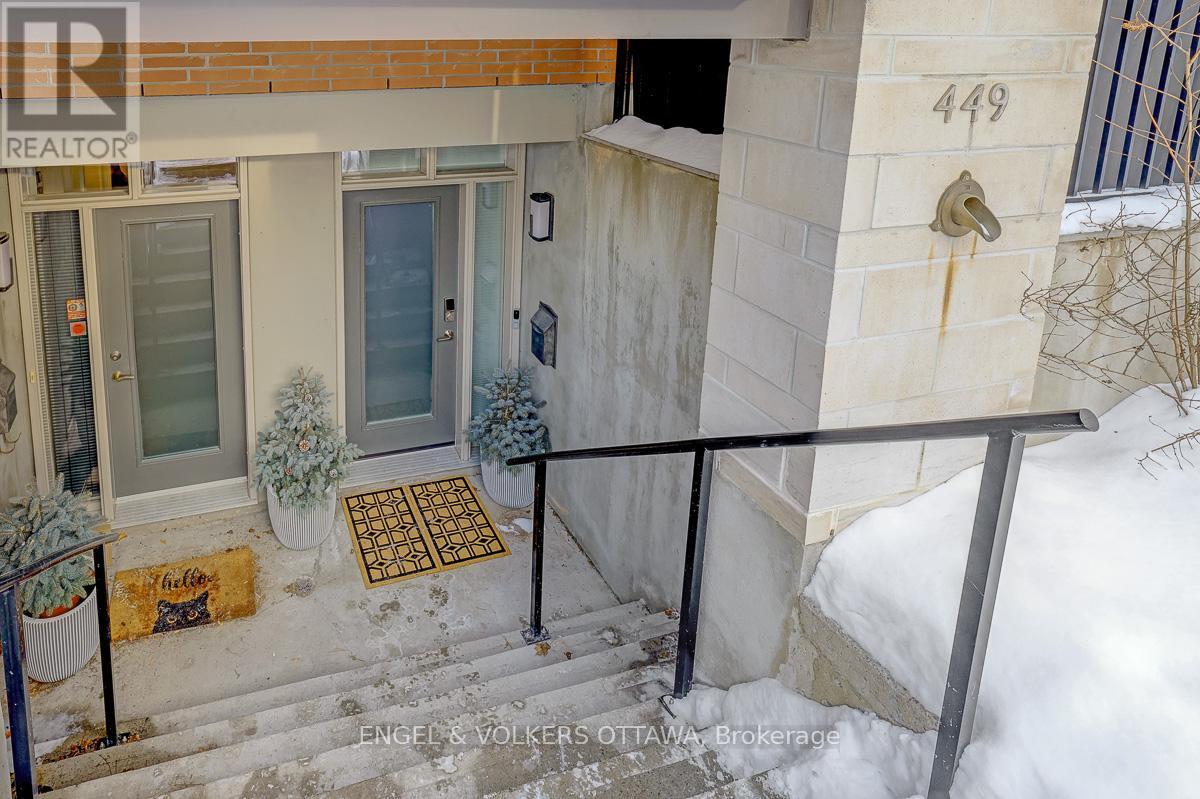 Covered entry - 449 Edison Avenue, Ottawa, ON - Outdoor With Exterior