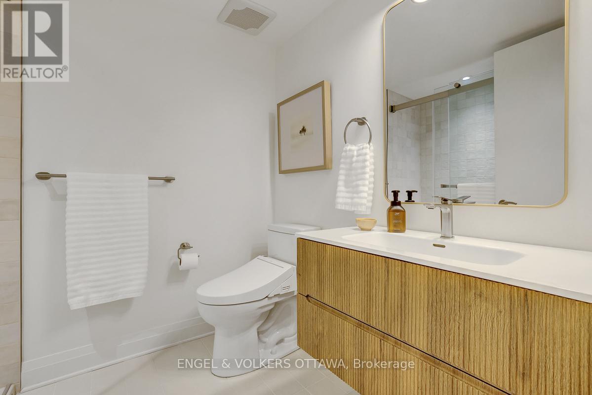 2nd fl 3pc bath, custom vanity & Toto Bidet toilet - 449 Edison Avenue, Ottawa, ON - Indoor Photo Showing Bathroom