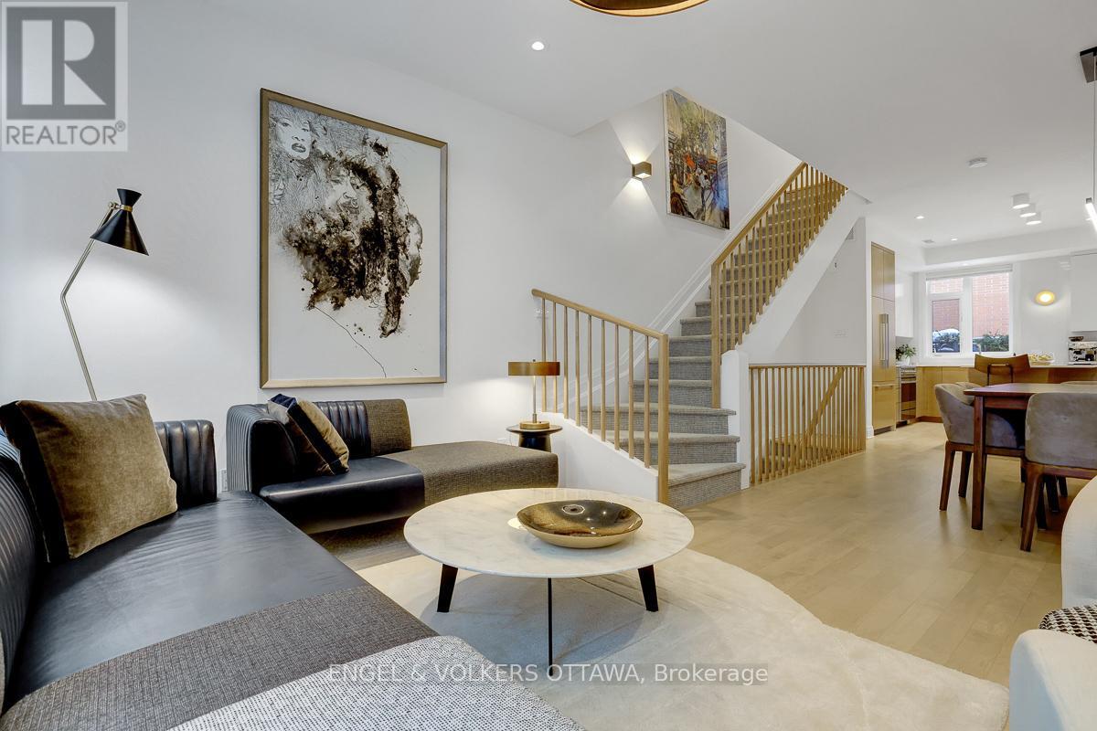 Living room with 9' high ceilings - 449 Edison Avenue, Ottawa, ON - Indoor