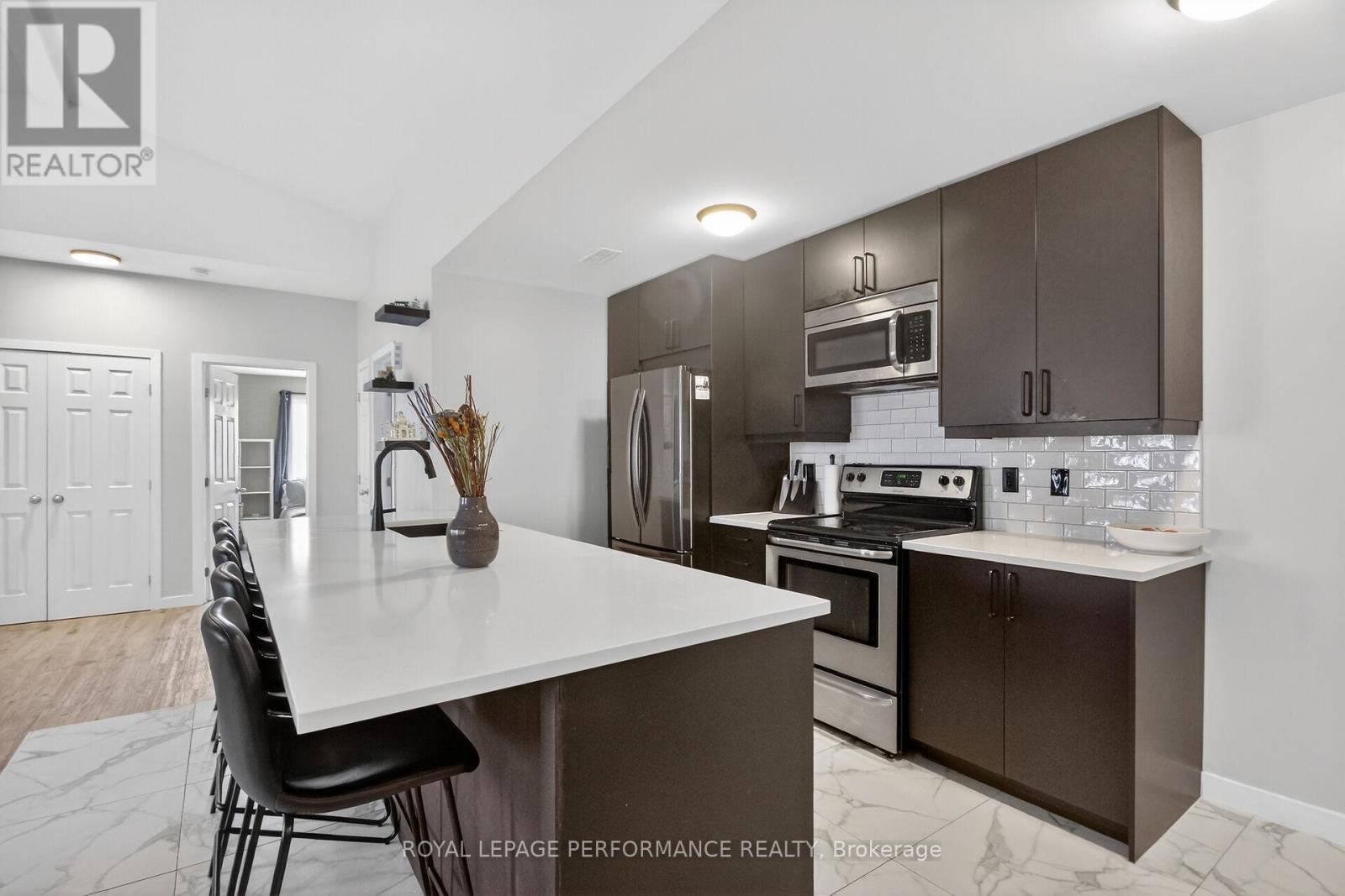 C - 100 Artesa Private, Ottawa, ON - Indoor Photo Showing Kitchen