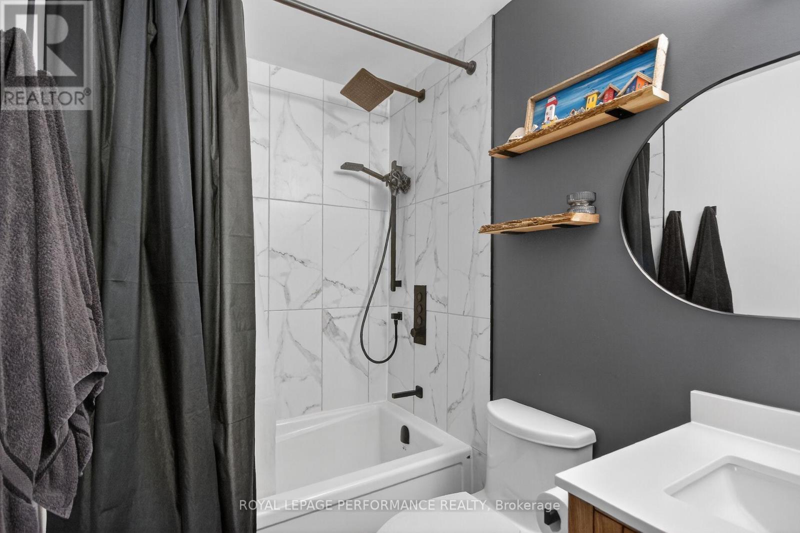 C - 100 Artesa Private, Ottawa, ON - Indoor Photo Showing Bathroom