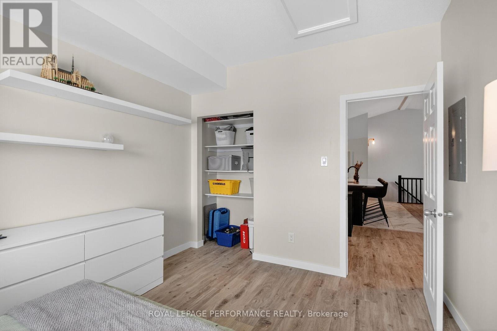 C - 100 Artesa Private, Ottawa, ON - Indoor