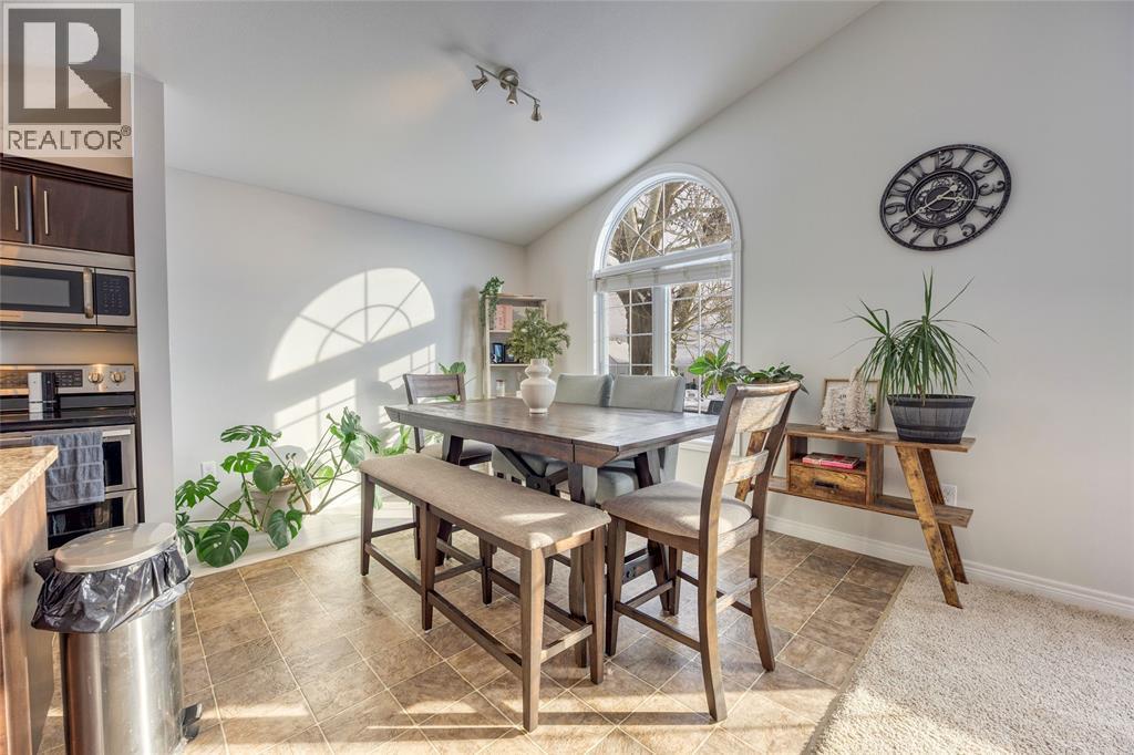 226 Fane Street, St Clair, ON - Indoor Photo Showing Dining Room