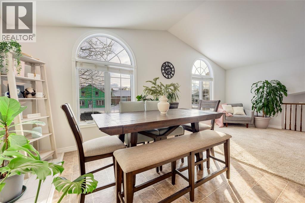 226 Fane Street, St Clair, ON - Indoor Photo Showing Dining Room