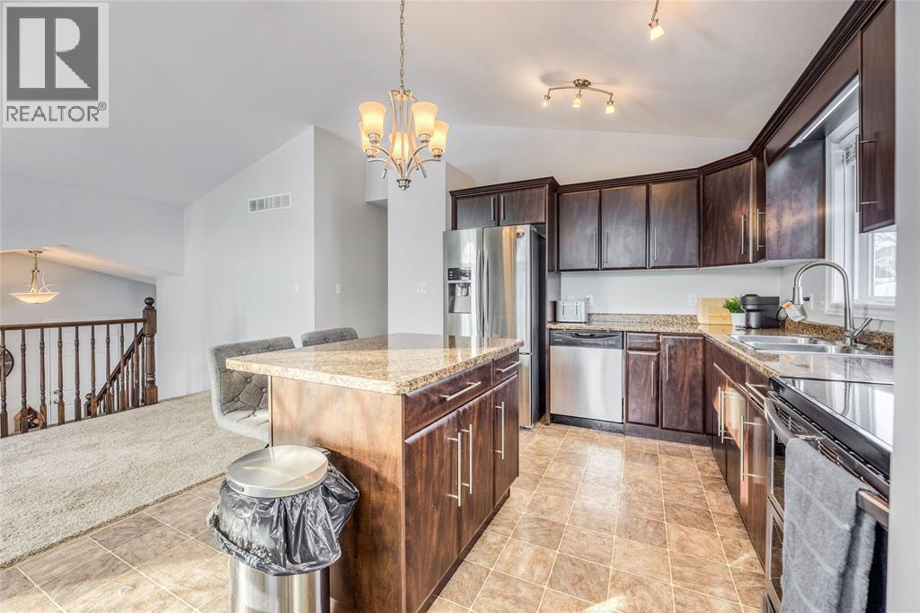 226 Fane Street, St Clair, ON - Indoor Photo Showing Kitchen With Double Sink With Upgraded Kitchen
