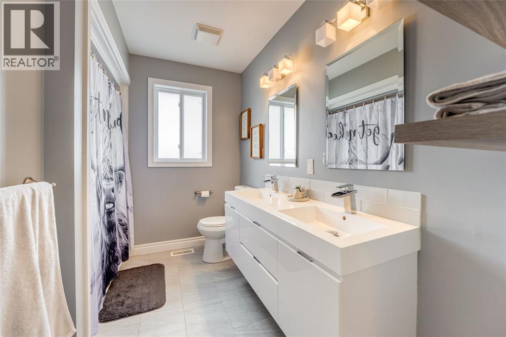 226 Fane Street, St Clair, ON - Indoor Photo Showing Bathroom
