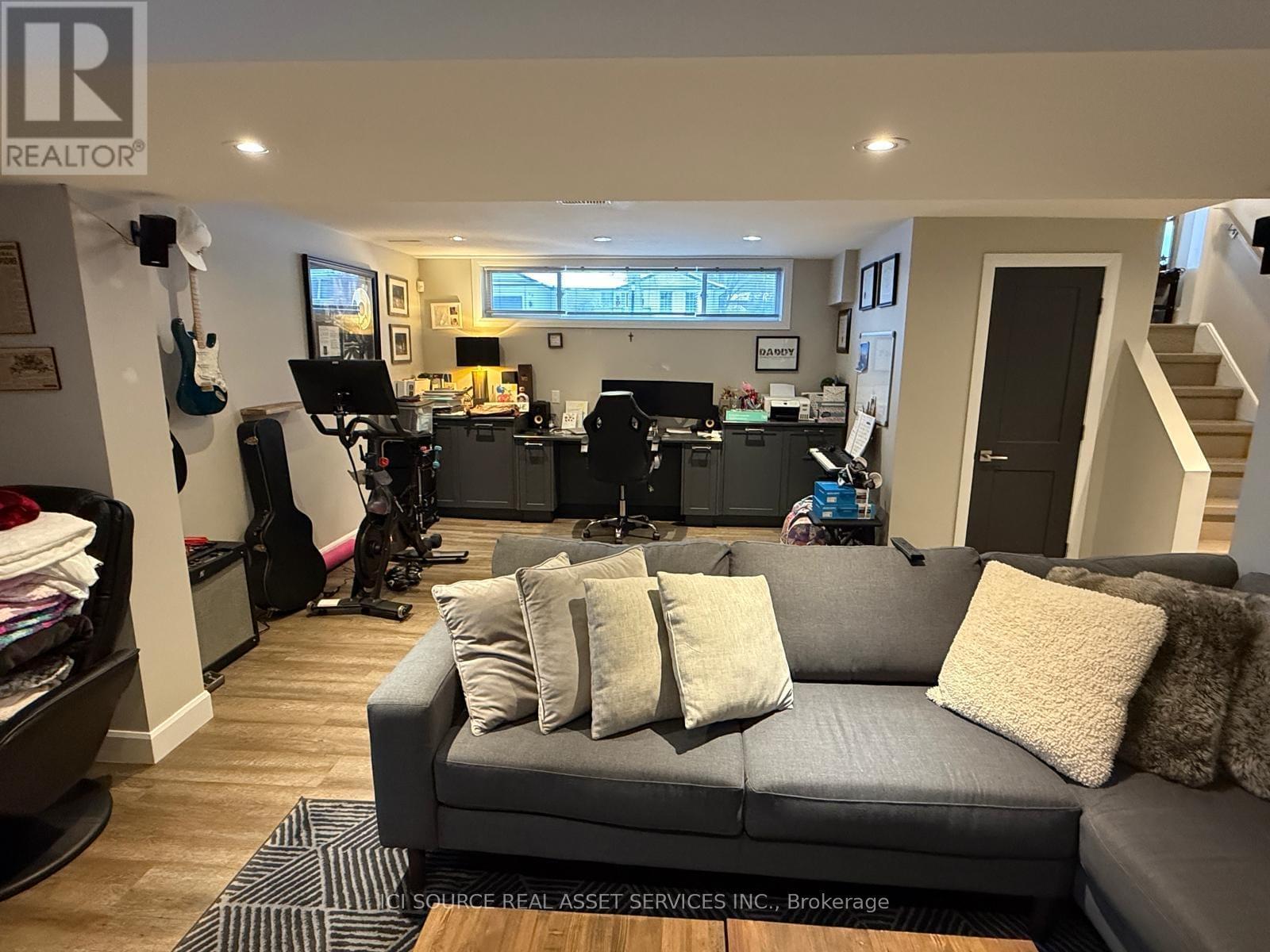 33 Hazelbury Drive, King, ON - Indoor