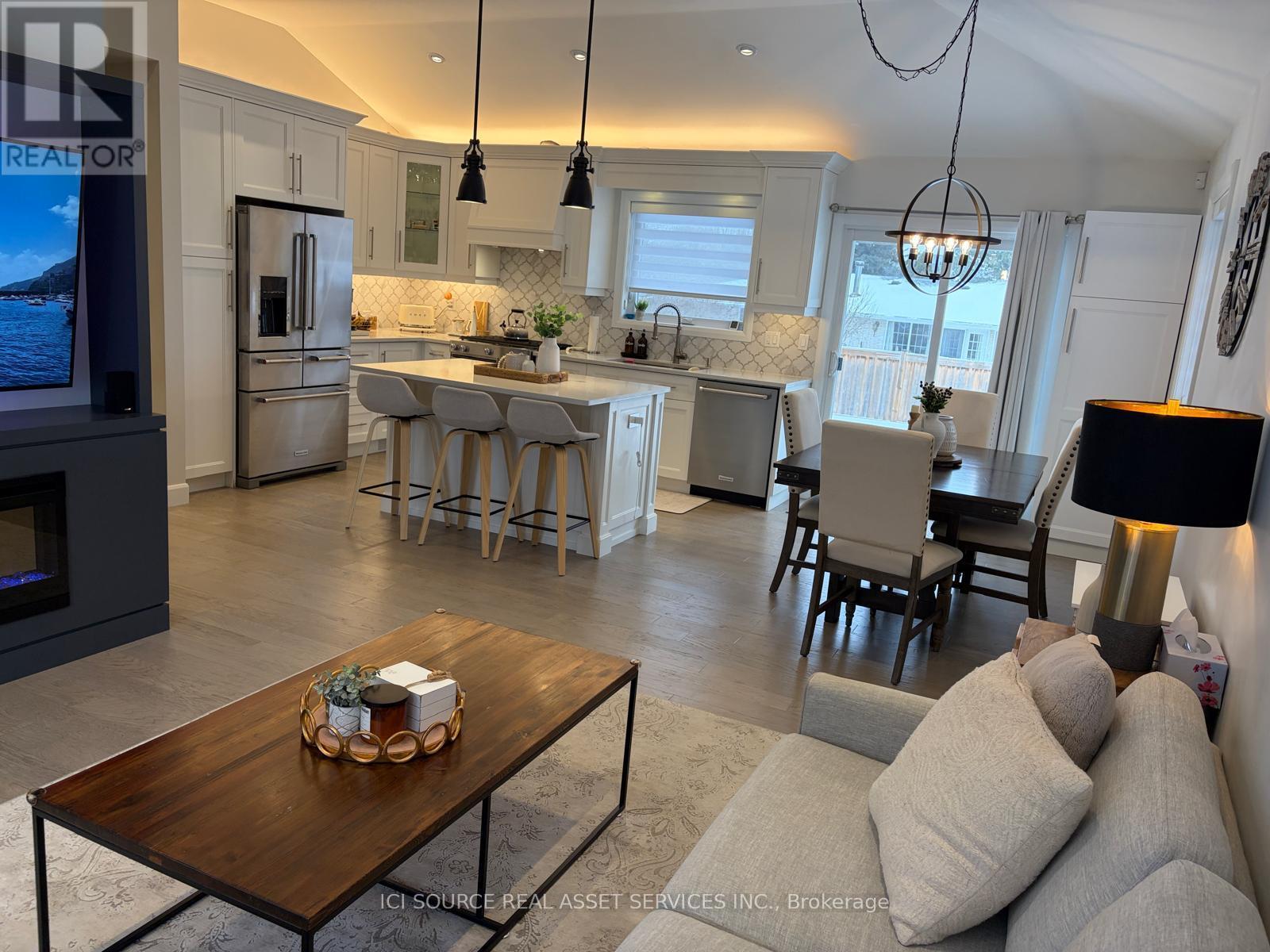 33 Hazelbury Drive, King, ON - Indoor