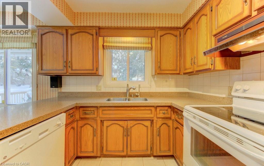 32 Brookview Court, Kitchener, ON - Indoor Photo Showing Kitchen With Double Sink