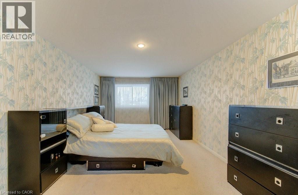 32 Brookview Court, Kitchener, ON - Indoor Photo Showing Bedroom