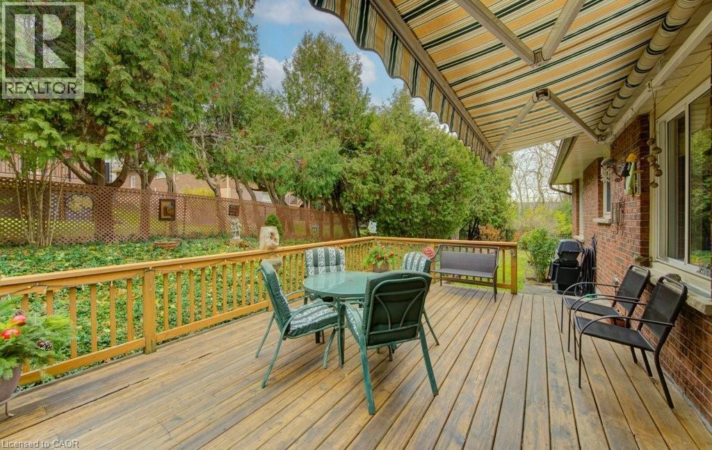 32 Brookview Court, Kitchener, ON - Outdoor With Deck Patio Veranda With Exterior