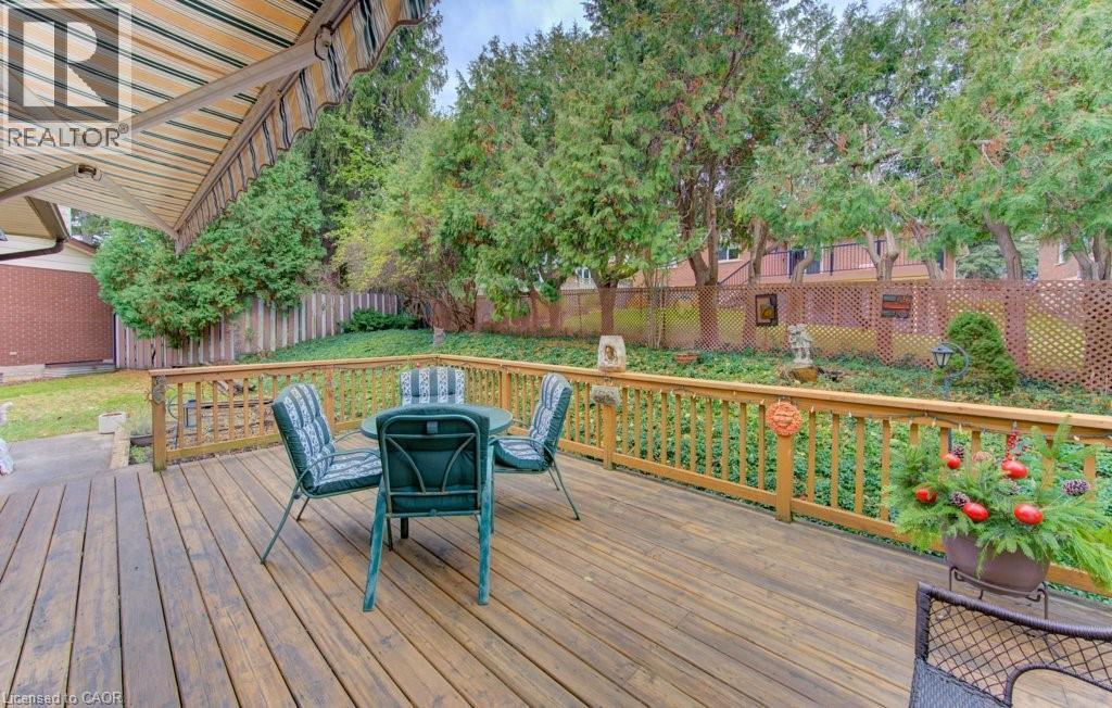 32 Brookview Court, Kitchener, ON - Outdoor With Deck Patio Veranda With Exterior
