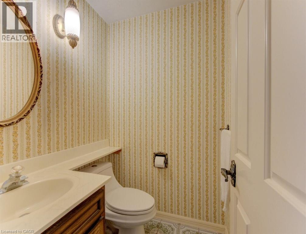 32 Brookview Court, Kitchener, ON - Indoor Photo Showing Bathroom