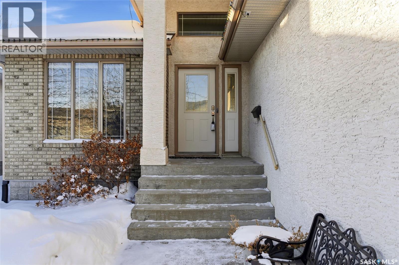 2906 St James Crescent, Regina, SK - Outdoor