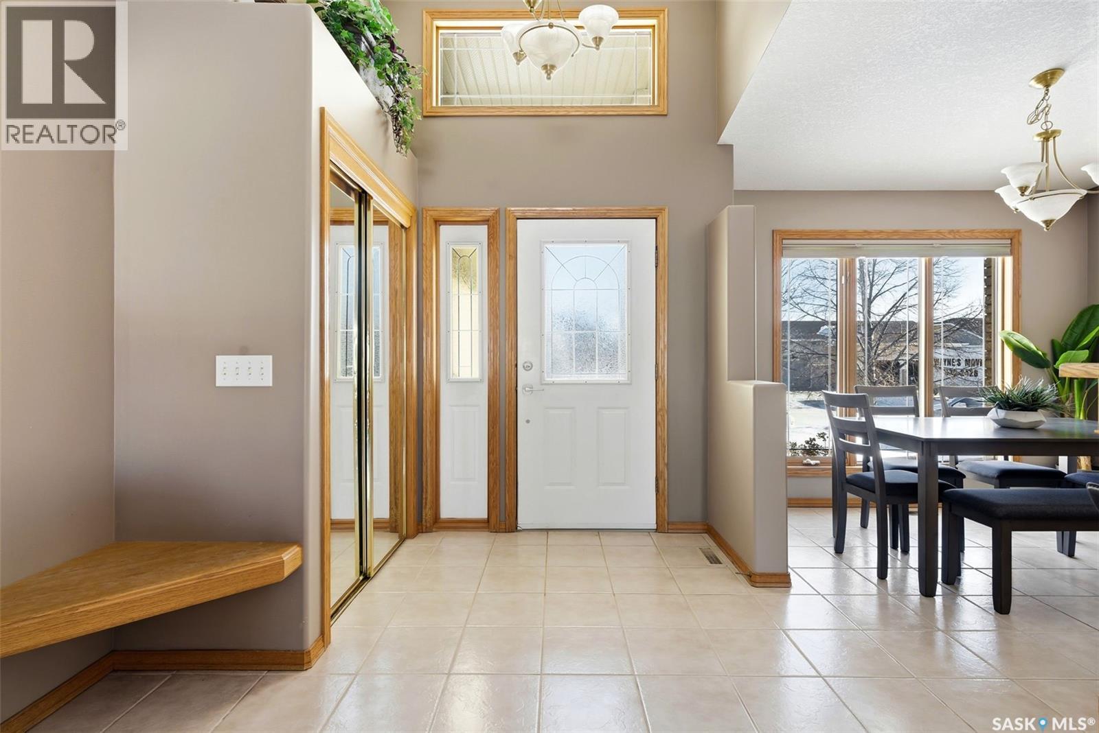 2906 St James Crescent, Regina, SK - Indoor