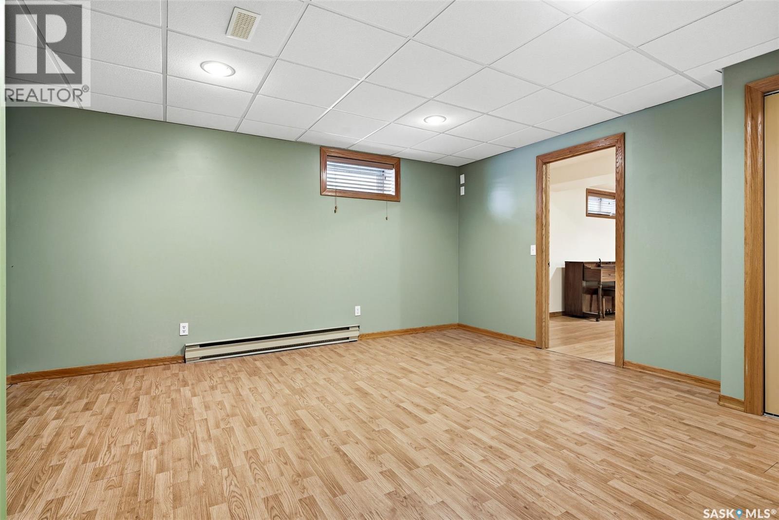 2906 St James Crescent, Regina, SK - Indoor