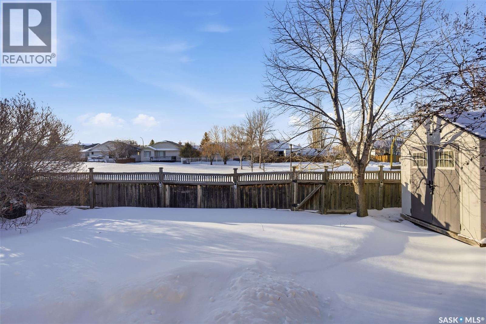 2906 St James Crescent, Regina, SK - Outdoor