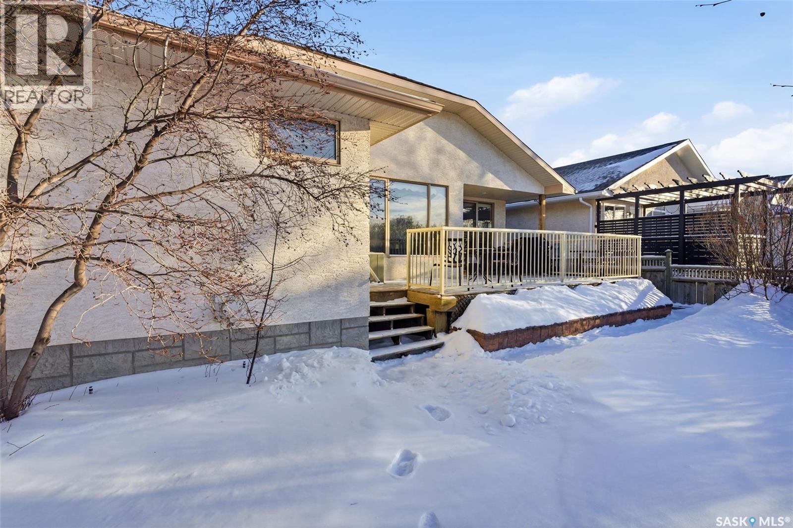 2906 St James Crescent, Regina, SK - Outdoor