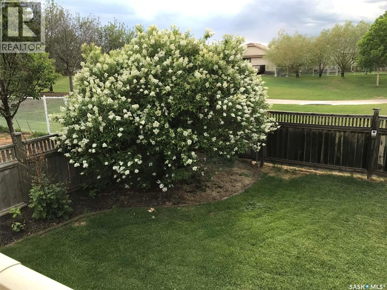 2906 St James Crescent, Regina, SK - Outdoor