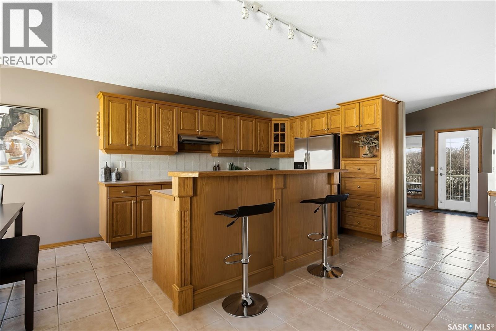 2906 St James Crescent, Regina, SK - Indoor Photo Showing Kitchen