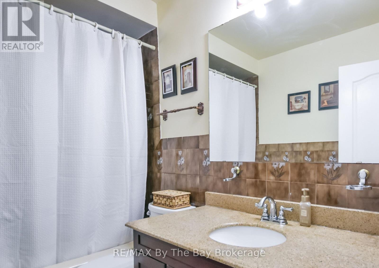 464 William Street, Midland, ON - Indoor Photo Showing Bathroom