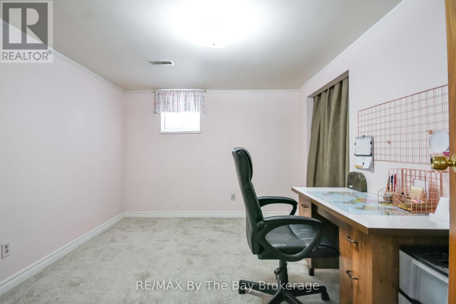Lower Level Bedroom - 464 William Street, Midland, ON - Indoor Photo Showing Other Room