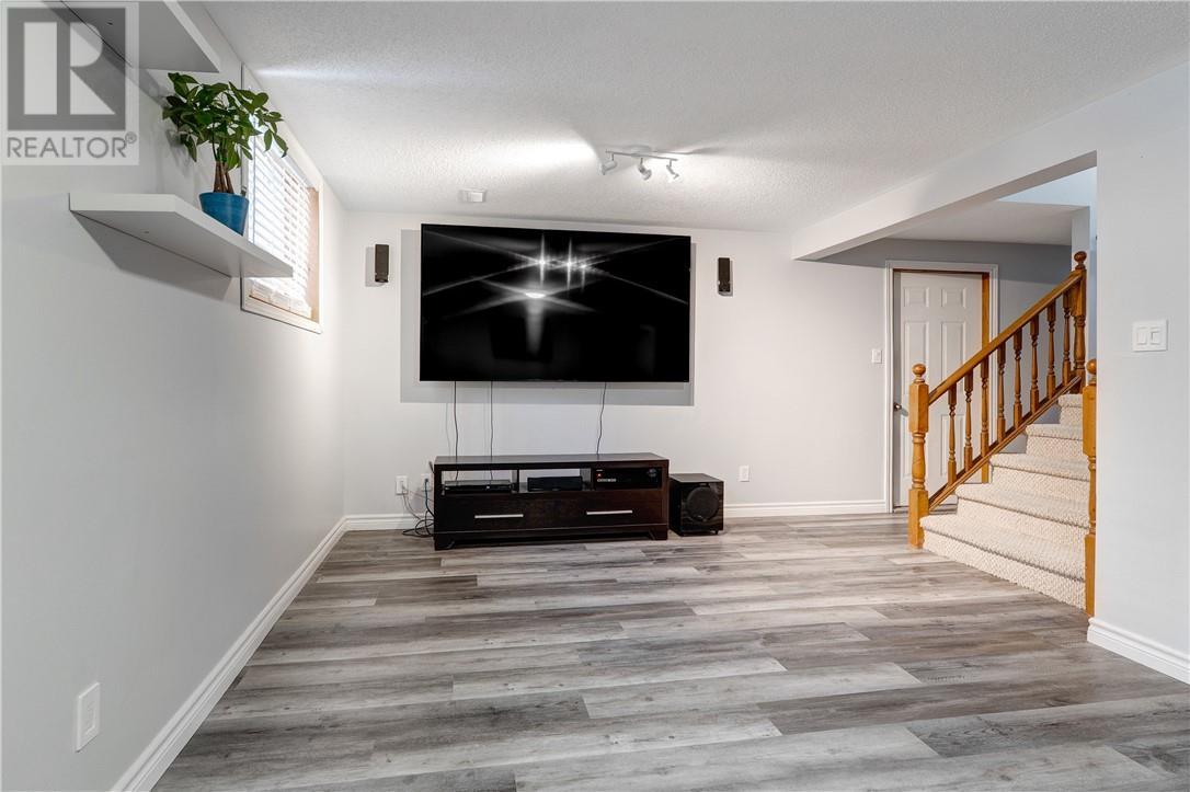 76 Hesta Street, Dowling, ON - Indoor