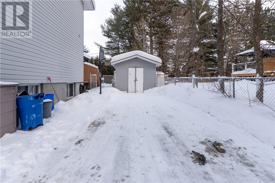 76 Hesta Street, Dowling, ON - Outdoor