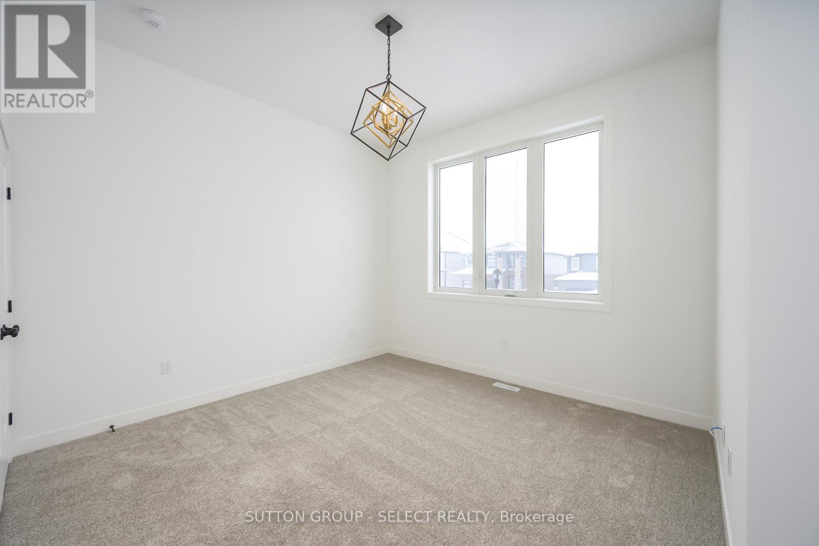 1898 Fountain Grass Drive, London South (South B), ON - Indoor Photo Showing Other Room