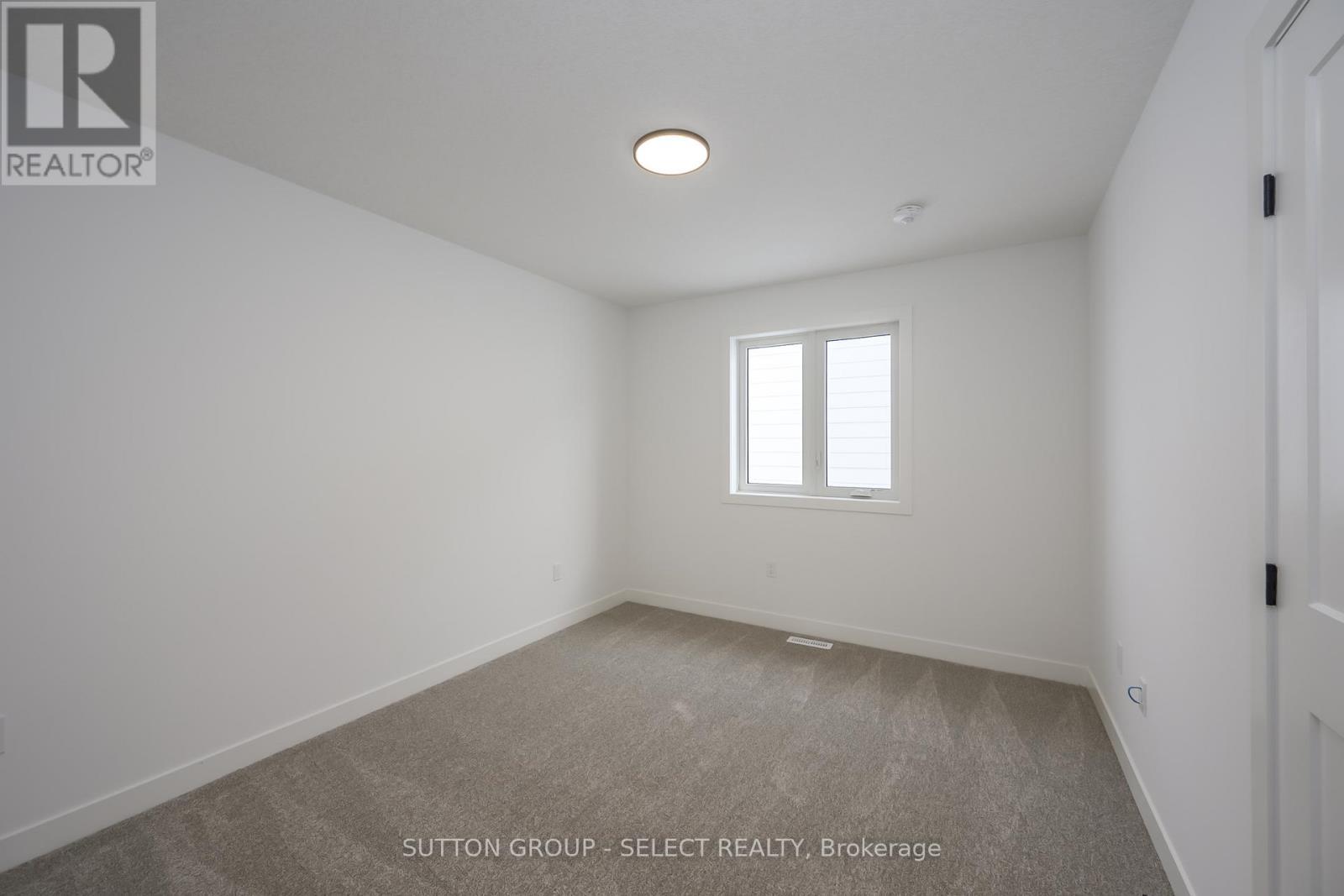 1898 Fountain Grass Drive, London South (South B), ON - Indoor Photo Showing Other Room